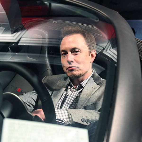 Elon Musk και Tesla στην κούρσα εμβολίων κατά του κορονοϊού