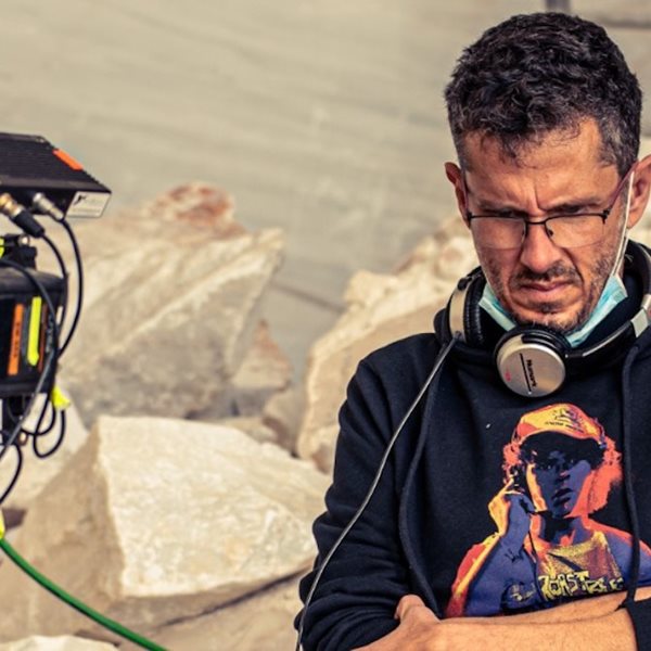 Ο Βαρδής Μαρινάκης βαδίζει στο δικό του Σιωπηλό Δρόμο