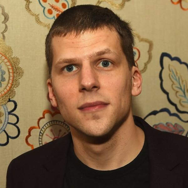 Όσα έμαθε η ζωή στον Jesse Eisenberg