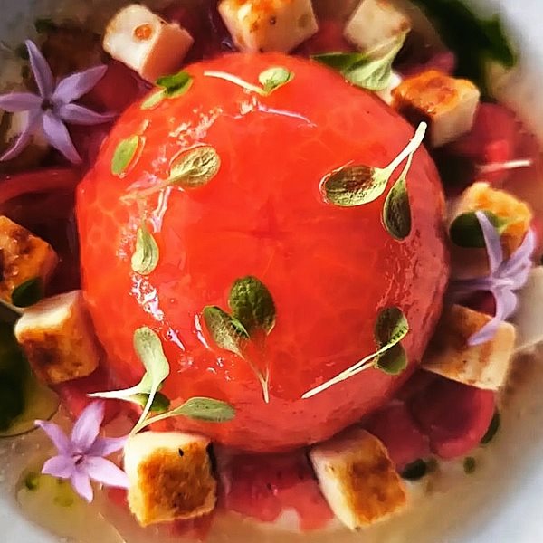 Λένε πως εκεί θα φας μια από τις κορυφαίες ντοματοσαλάτες της Ελλάδας