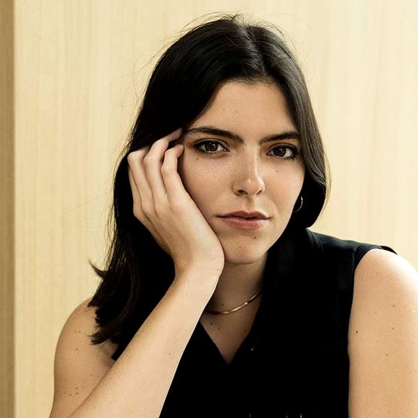 Η Ζακλίν Λέντζου πρώτα ζει και μετά σκηνοθετεί