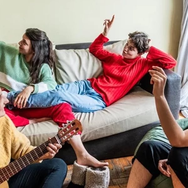 Οι μελωδίες που αγαπάμε να ακούμε κάθε Κυριακή