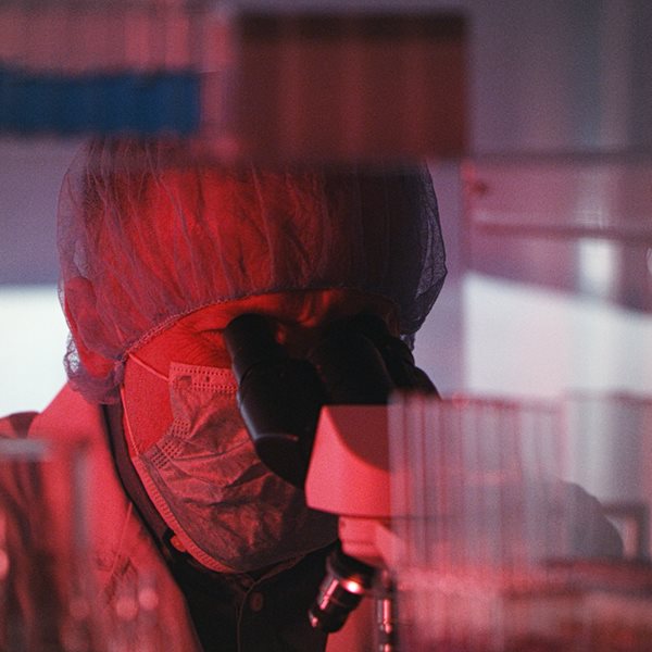 Γιατί ο ΠΟΥ θεωρεί ότι τα χειρότερα δεν έχουν έρθει ακόμα για την πανδημία