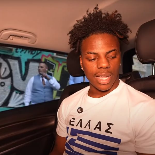 Ο διάσημος Youtuber IshowSpeed πέρασε έξω από το Μαξίμου και έσπειρε τον πανικό