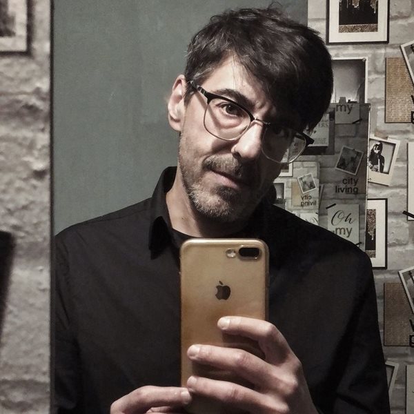 Πέθανε ο ηθοποιός Κώστας Χατζόγλου-ήταν πατέρας του Μιθριδάτη