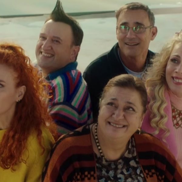 Το συγκινητικό reunion του "Παρά Πέντε" καθήλωσε και πάλι όλο τον κόσμο στις τηλεόρασεις του