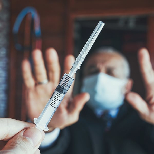 Τα νέα μέτρα που εξετάζονται για τους ανεμβολίαστους