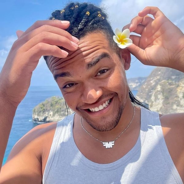 Ταξιτζής αναγνώρισε τον Εμμανουήλ Καραλή στο Μπαλί (video)