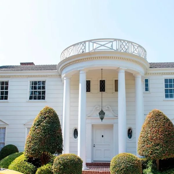 Σύντομα θα μπορείς να κοιμηθείς στην έπαυλη που έμενε ο 'Πρίγκιπας του Μπελ Αιρ'