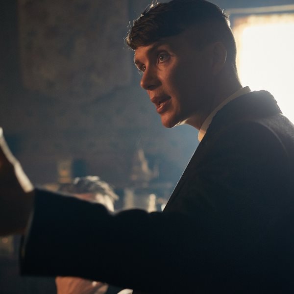 Ούτε που φαντάζεσαι πόσα τσιγάρα κάπνισε ο Cillian Murphy στο Peaky Blinders