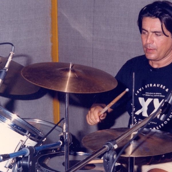 'Έφυγε' από τη ζωή ο Βασίλης Κωνσταντινίδης των Idols