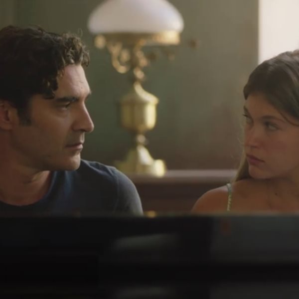 Ο Χριστόφορος Παπακαλιάτης πάει Netflix