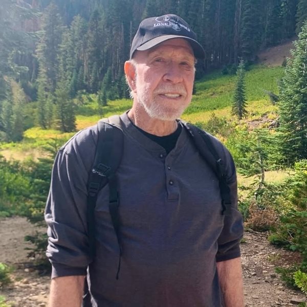 Πώς ο Chuck Norris παραμένει τόσο fit στα 85 του