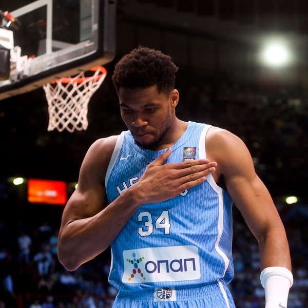 Ο Γιάννης Αντετοκούνμπο άφησε φιλοδώρημα 3.000 ευρώ γιατί δεν είναι Leclerc