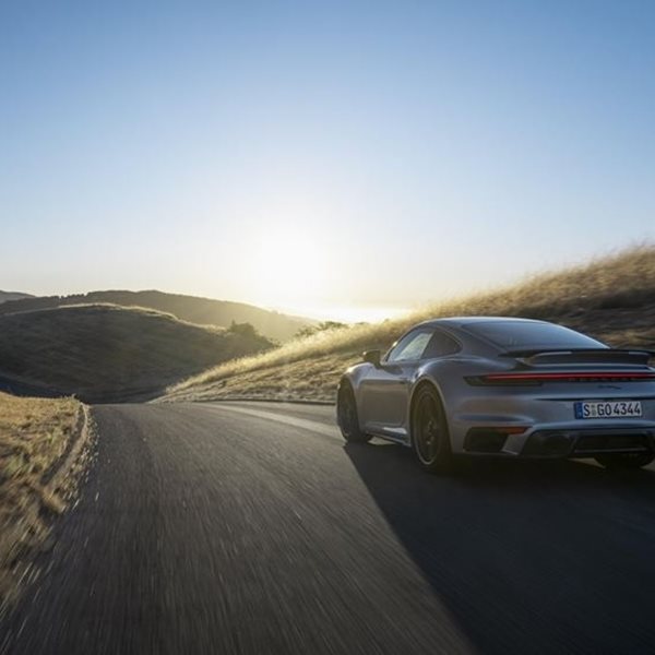 Η επετειακή Porsche 911 για τα 50 χρόνια της turbo