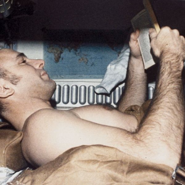 Τρικ για καλύτερο ύπνο από τους αστροναύτες της NASA