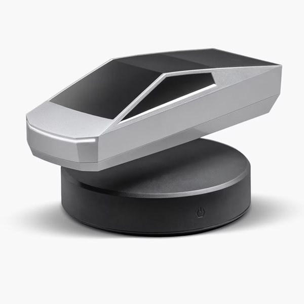 4 δώρα Χριστουγέννων που θα λατρέψει ένας φαν της Tesla