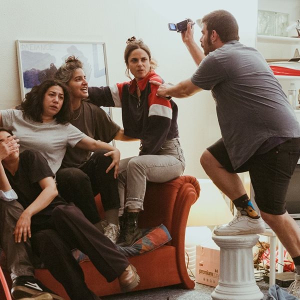 Nostalgia Generation, μία σύγχρονη κωμωδία για τoυς - τόσο νέους αλλά και τόσο vintage- millennials