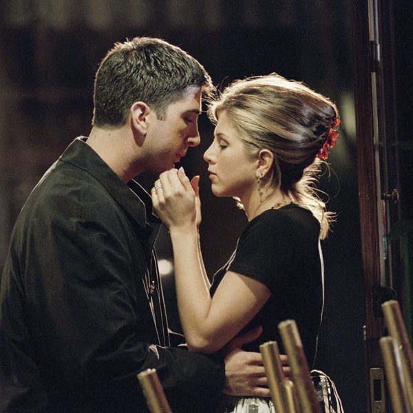 Τι συμβαίνει επιτέλους με τη Jennifer Aniston και τον David Schwimmer;