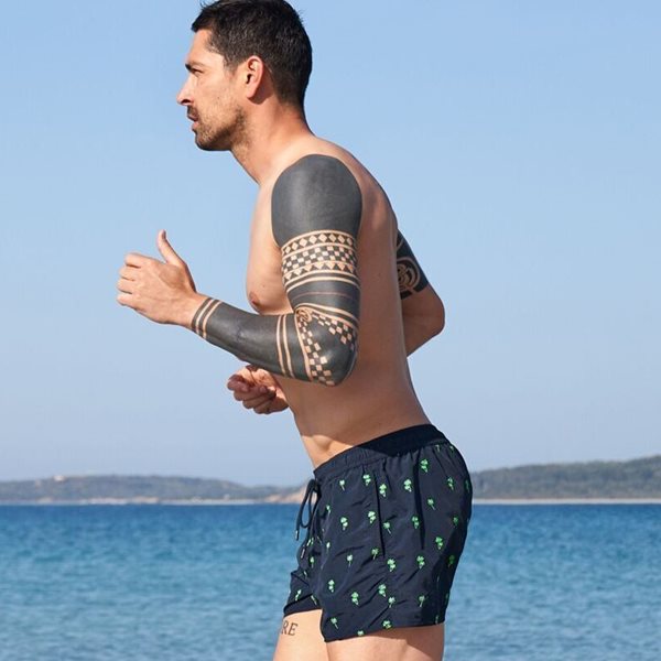 Μεγάλες επιδόσεις και απαράμιλλο στυλ με τα νέα αντρικά μαγιό Intimissimi