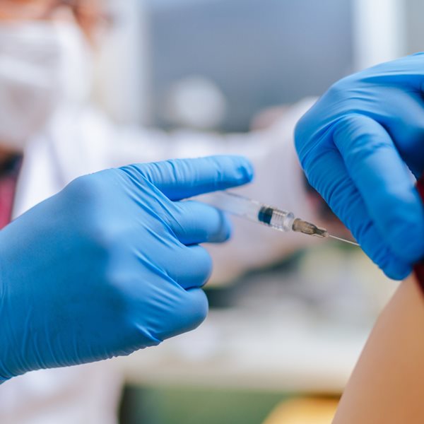 1,2 εκατ. εμβόλια της Pfizer καταφθάνουν ως τον Ιούνιο