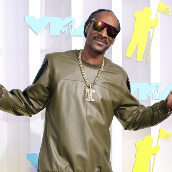 Η 'ποδοσφαιρική' διασκευή του In The Air Tonight από τον Snoop Dogg τελικά δεν είναι τόσο κακή ιδέα