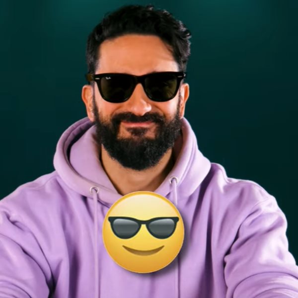 Πώς θα ήταν η ζωή μας αν μιλούσαμε μόνο με emoji, σύμφωνα με τον Διονύση Ατζαράκη