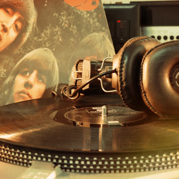 Ο Peter Jackson ετοιμάζει ντοκιμαντέρ για τους Beatles