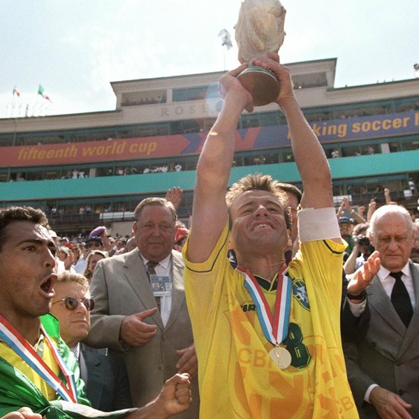 Τι να μας πουν για μπάλα τα social media;