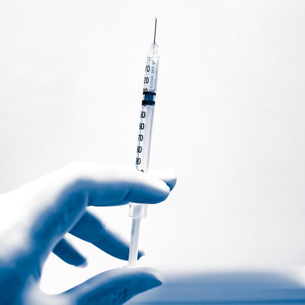 Το γράφημα του Ηλία Μόσιαλου για το ρώσικο εμβόλιο κατά του κορονοϊού