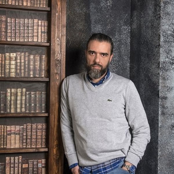 Όσα γνωρίζουμε για τη σειρά 'Ριφιφί' του Σωτήρη Τσαφούλια στην Cosmote TV