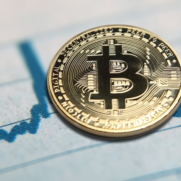 Το Bitcoin υποχωρεί