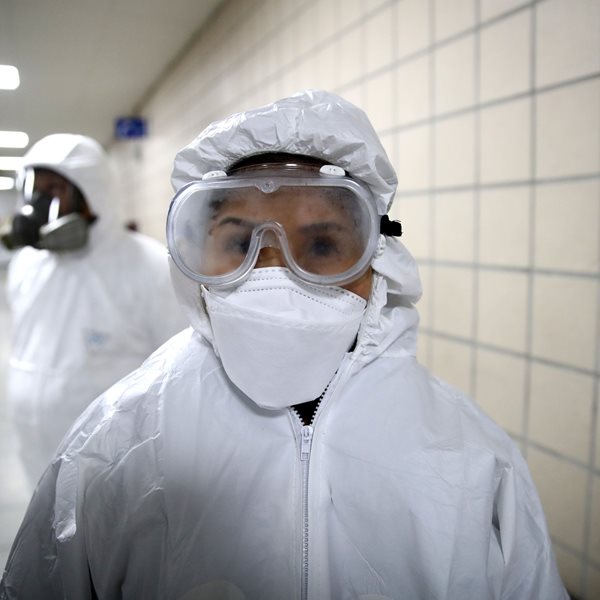 Η μυστηριώδης εξαφάνιση γιατρού από την Ουχάν