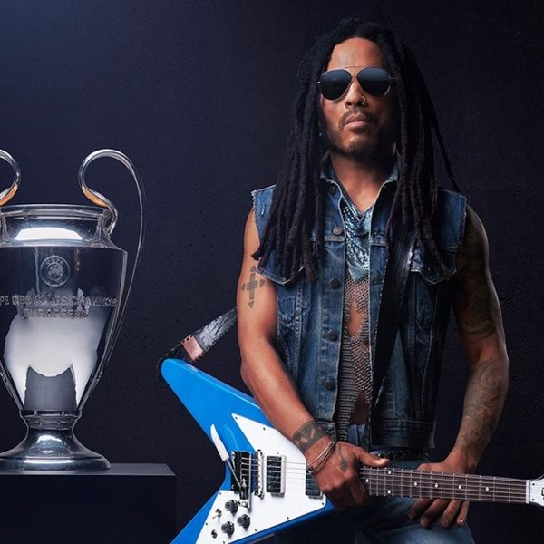 Ο Lenny Kravitz στον τελικό του UEFA Champions League στο Λονδίνο