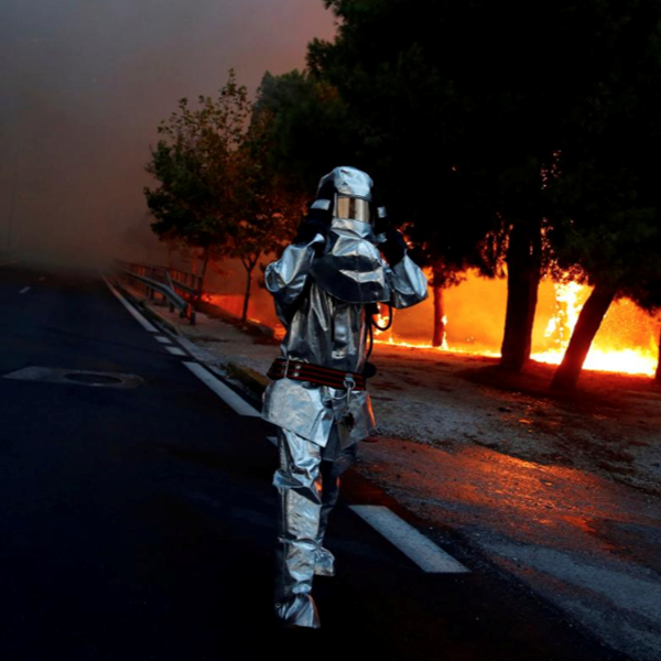 Η Ελλάδα στις φλόγες: Ανείπωτη τραγωδία με 81 νεκρούς
