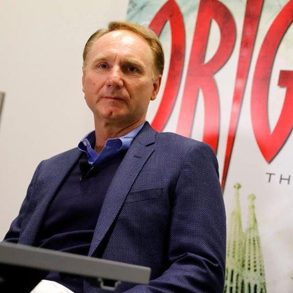 Τι έχουν τα βιβλία του Dan Brown και κάνουν πάταγο;