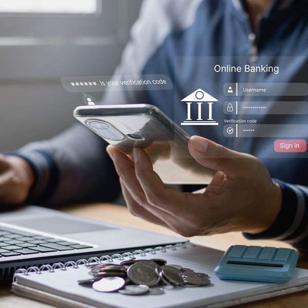 1 στους 4 Έλληνες χρησιμοποιεί IRIS