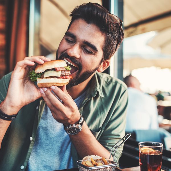 Τι είναι η επεισοδιακή υπερφαγία και πώς αντιμετωπίζεται