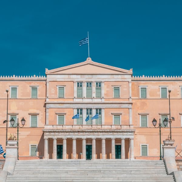 Οι πρωτιές στις δημοσκοπήσεις των Ευρωεκλογών