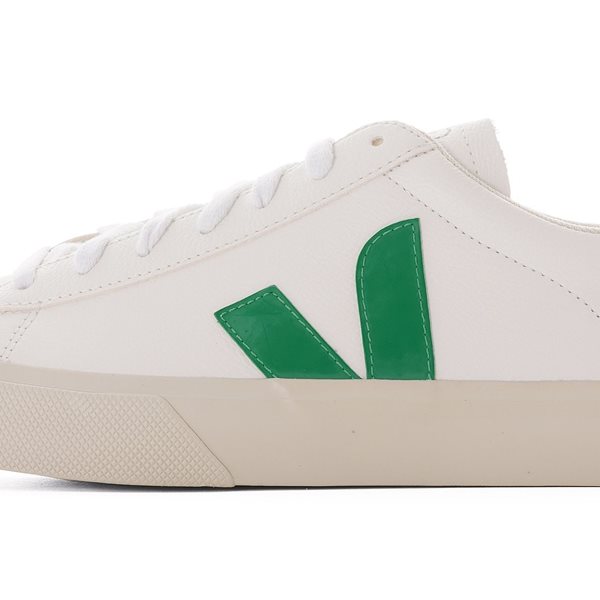 10 λευκά sneakers φέρνουν την άνοιξη