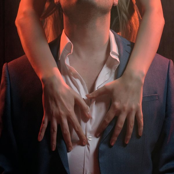 Τι ανακάλυψαν οι επιστήμονες για τις γυναίκες που μιλάνε πολύ πρόστυχα