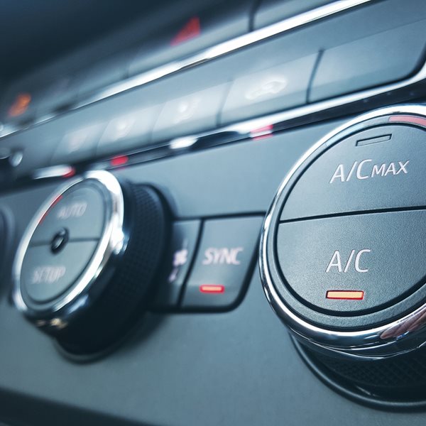 Οι καλύτερες και πιο φθηνές λύσεις για δροσερό αυτοκίνητο εν μέσω καύσωνα