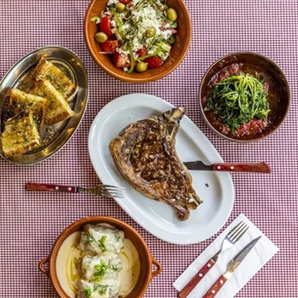 Αυτή η ταβέρνα θα μείνει ανοιχτή όλο τον Αύγουστο στην Αθήνα