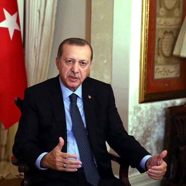 Ο Recep Tayyip Erdogan μποϊκοτάρει τα γαλλικά προϊόντα