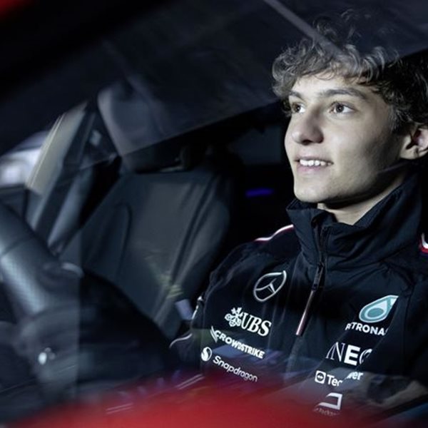 Πιλότος της F1 πήρε δίπλωμα οδήγησης και μπορεί να οδηγεί στον δρόμο