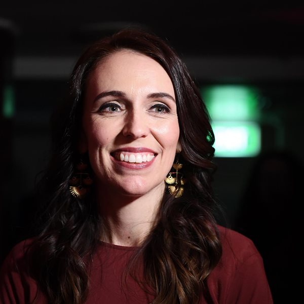 Ποια είναι η γυναίκα που σάρωσε στις εκλογές στη Νέα Ζηλανδία