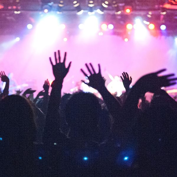 Πάνω από 30 δισ. δολ. θα χάσει η βιομηχανία συναυλιών λόγω της πανδημίας