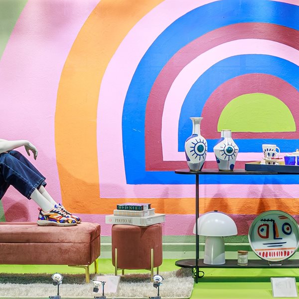 Μόλις εντοπίσαμε τις πιο δημιουργικές βιτρίνες στην Αθήνα