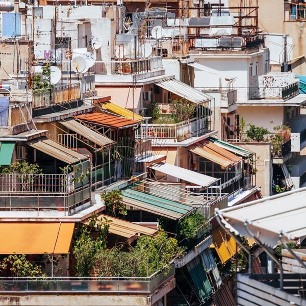 Σήμερα θα ηχήσουν σειρήνες και καμπάνες σε όλη τη χώρα. Αλλά γιατί;