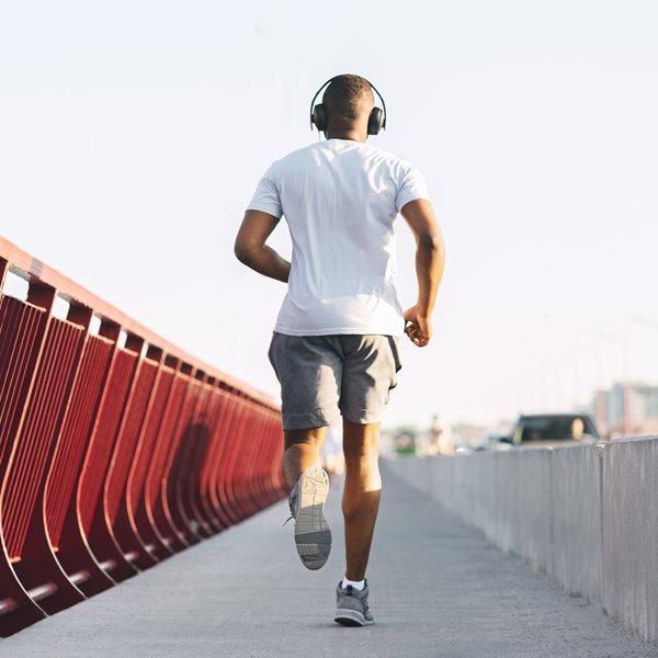 Πώς η μουσική μπορεί να ενισχύσει την προπόνησή σου